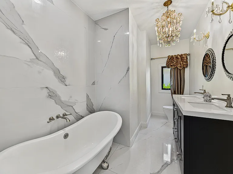 1010 N Rio Vista Blvd — Photo 25