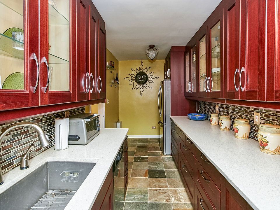 1st image of 3324 93rd St #5
