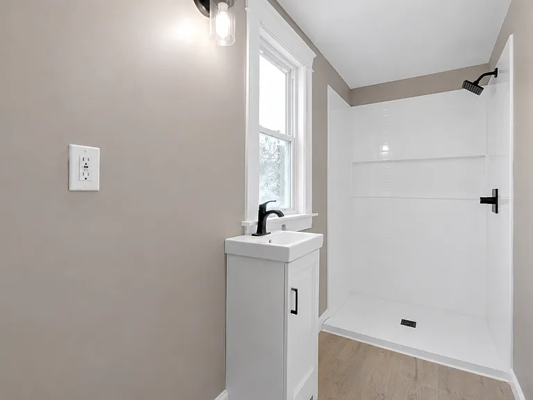 18601 Harlan Dr — Photo 26
