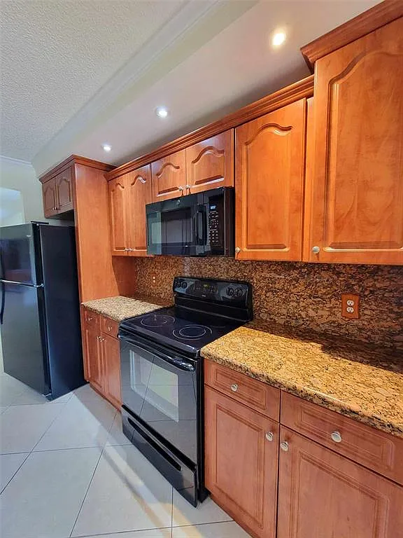 2 bed, 2.0 bath, 1533 sqft, $2,300 — Photo 1