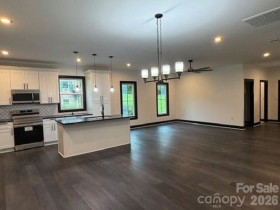 4th image of 651 Bishs Way