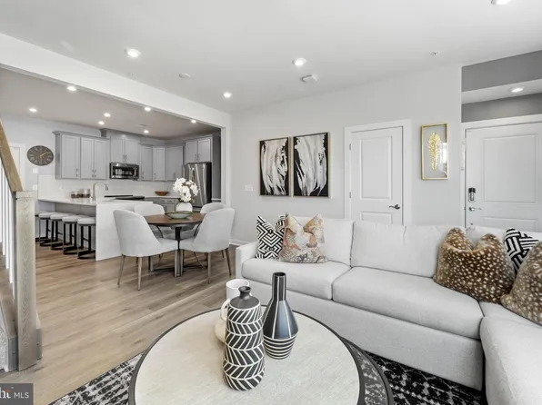 303 Awdry Way #A, Manassas, VA 20111