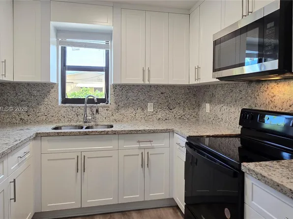 50 W 28th St #52, Hialeah, FL 33010