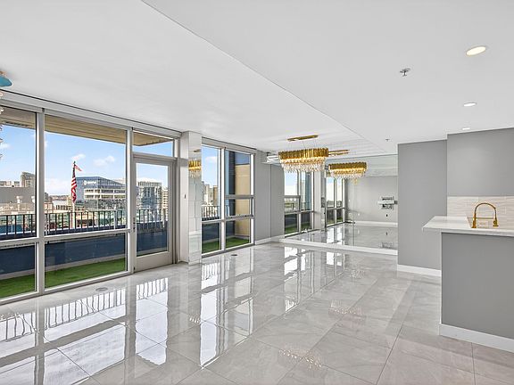 3rd image of 321 10th Ave Unit 2204