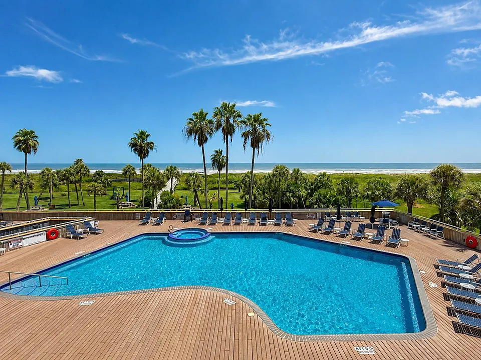 1401 E Beach Dr #112