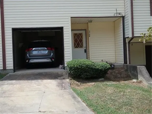 1109 Pinetree Cir, Atlanta, GA 30329