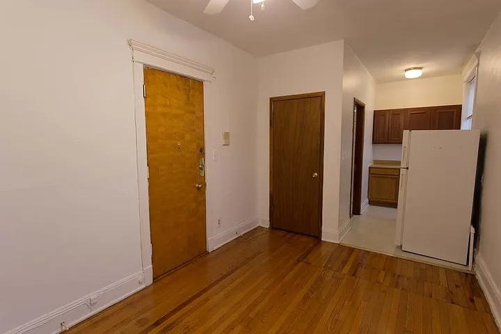 5457-5459 S. Blackstone Avenue — Photo 12