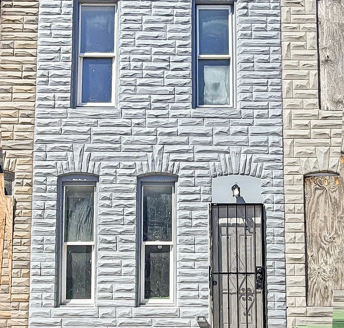 Beautifully Renovated 3BR/2BA Townhome | Central A/C | Move-In Ready! — Photo 1