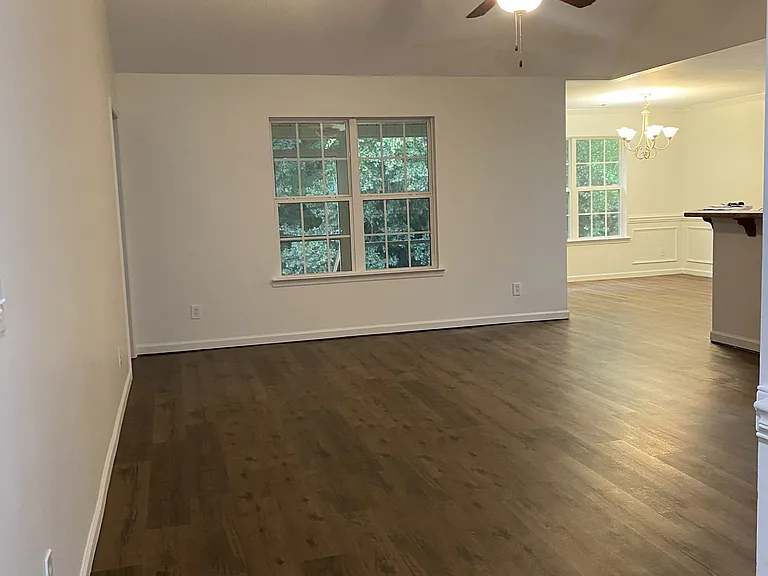 1540 Bradley Blvd — Photo 2