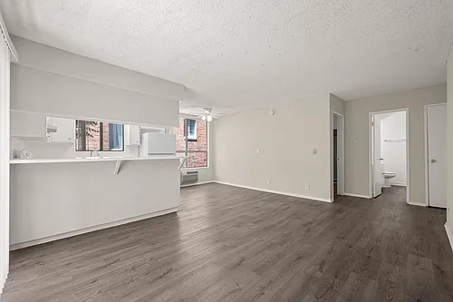 523 S Mariposa Photo 1