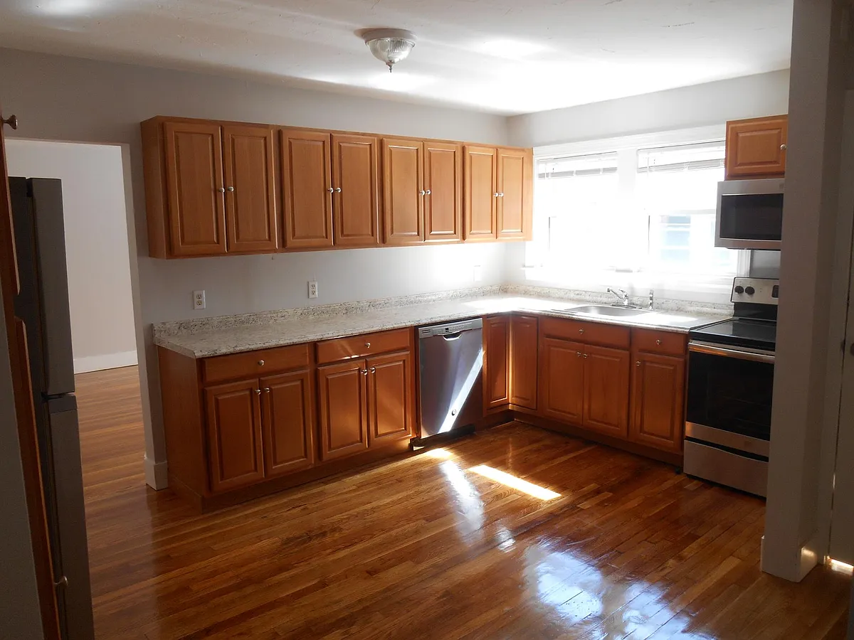 Building Photo - 439 Newport Ave #2