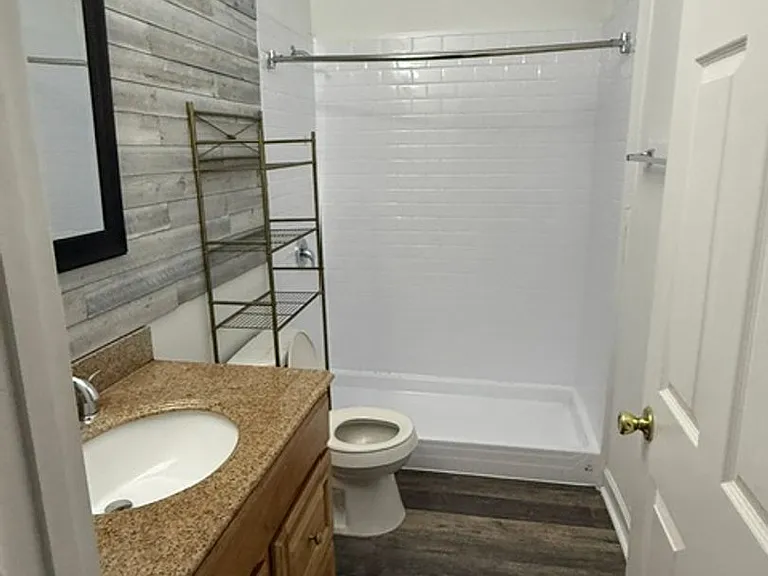 Awesome Three Bedroom One Bath Home - Downtown Charleston - Excellent Location! — Photo 13