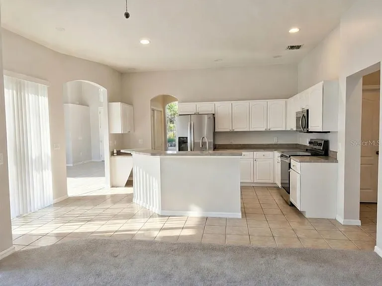 10805 Australian Pine Dr — Photo 4
