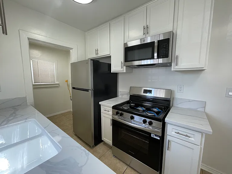 5217 Lexington Ave — Photo 13