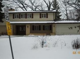 404 Banbury Rd, Mundelein, IL 60060