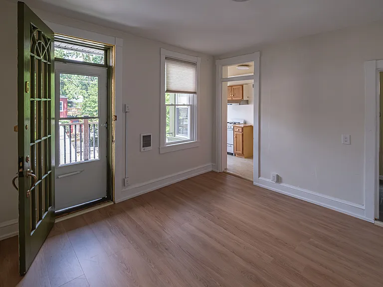 223 N Mulberry St — Photo 5