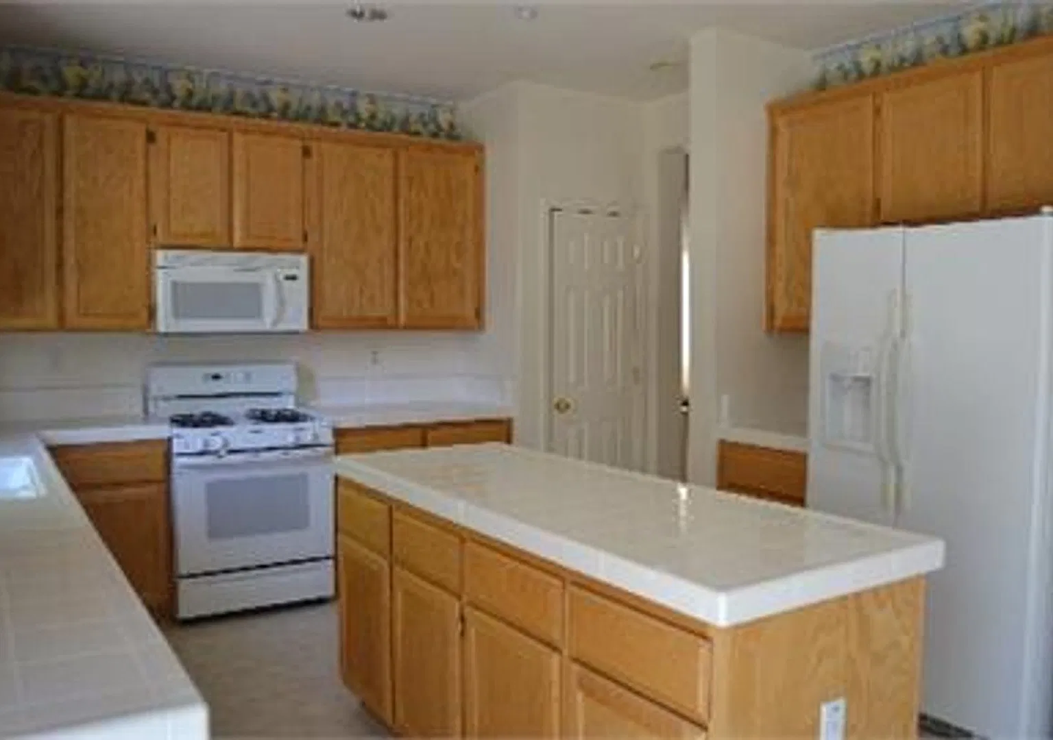Beautiful 4-Bedroom, 3-Bath Home in Sycamore Ranch Southeast Woodland — Photo 3