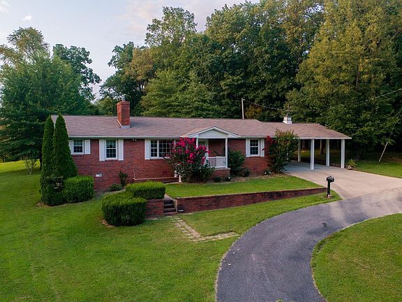 3rd image of 1164 Clayton Dr