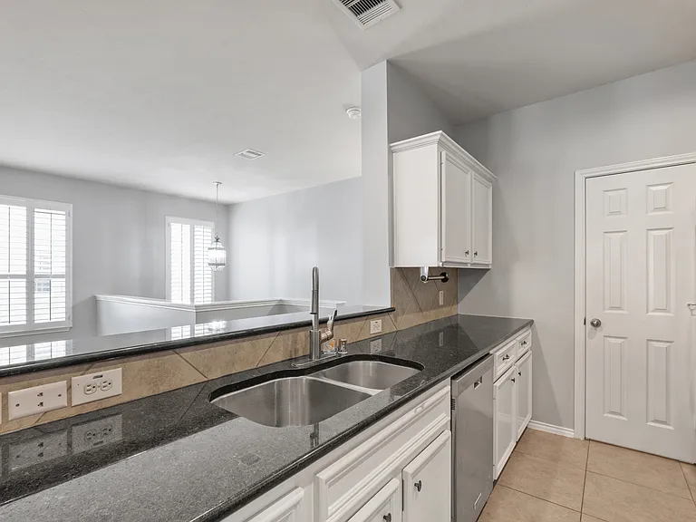 5314 Schuler St — Photo 12