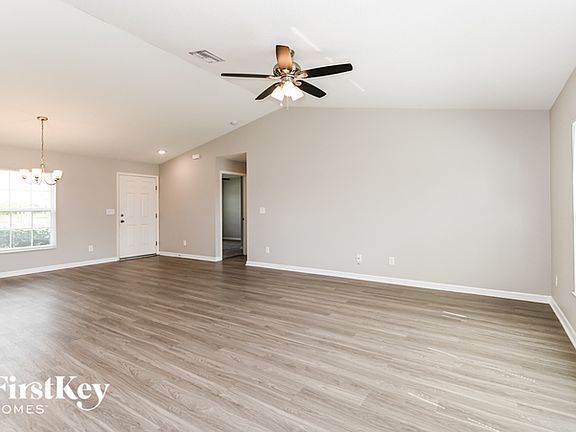 3rd image of 3009 NE 4th Pl