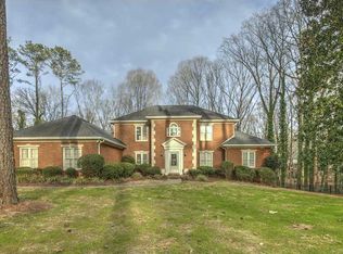 2940 Spalding Dr, Sandy Springs, GA 30350