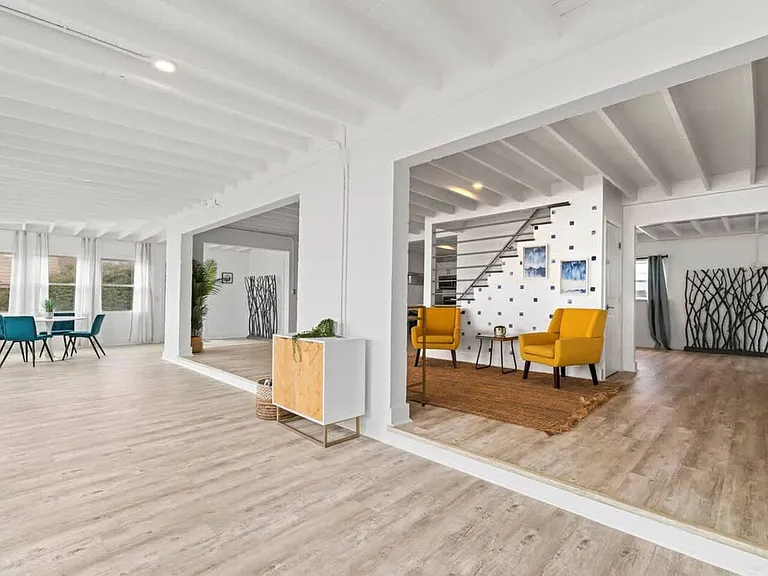 Building's Lounge