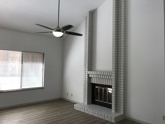 3rd image of 2272 Lakewood Pl
