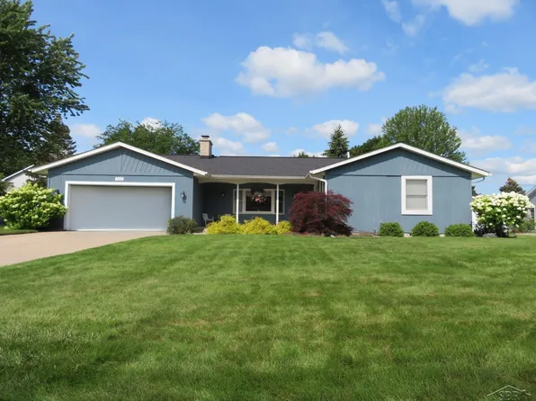 4105 Scenic Dr E, Saginaw, MI 48603