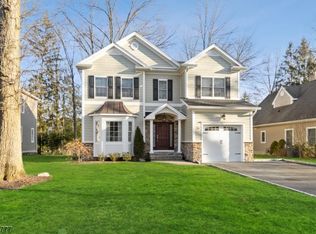 56 Garden Ave, Chatham, NJ