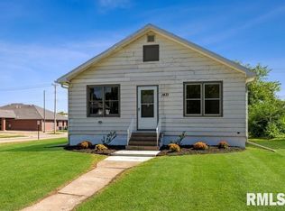 1431 Pershing Blvd, Clinton, IA 52732