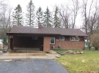1398 Valley View Rd, Lansing, MI 48906
