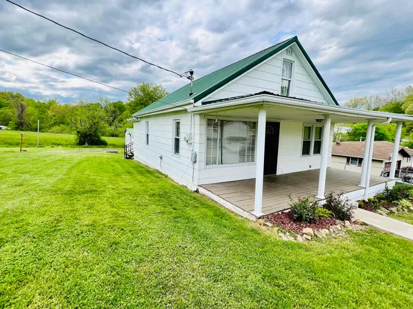 48 Sycamore St, Sandy Hook, KY 41171