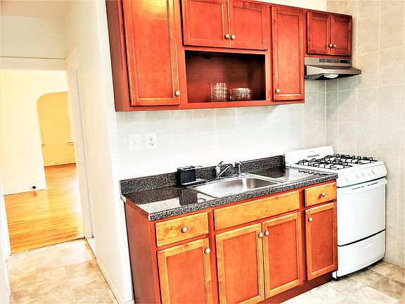 4th image of 1530 E 32nd St