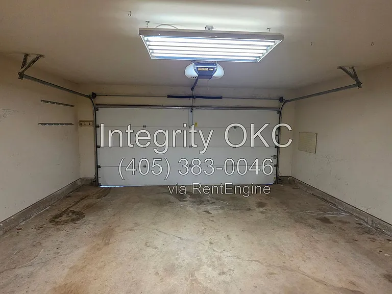 6820 NW 135th Cir — Photo 11