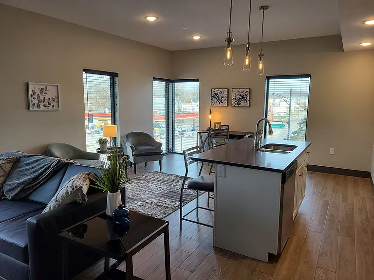 520 Neil — Photo 8
