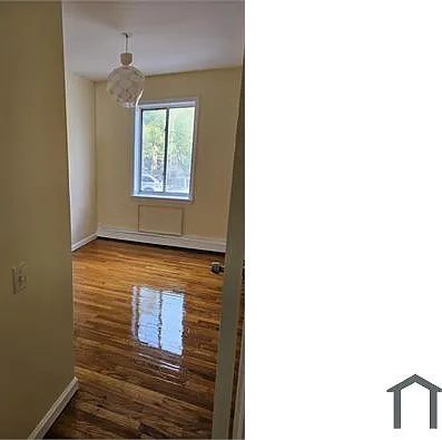 3 bed, 900 sqft, $3,464 — Photo 3