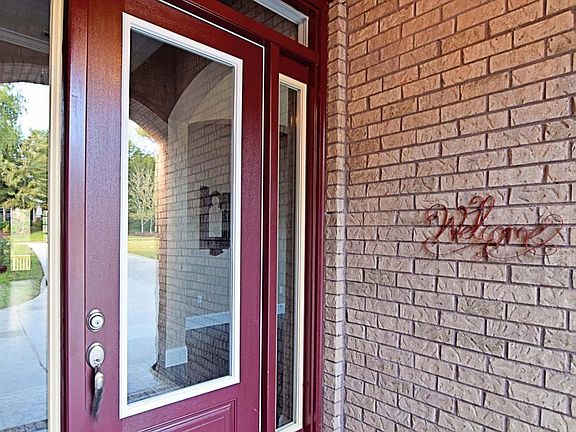 3rd image of 862 Coldwater Creek Cir