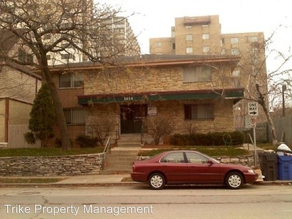 3rd image of 1614 N Farwell Ave APT 205