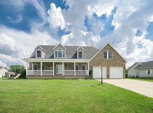 301 Bittersweet Ave, Germantown Hills, IL 61548