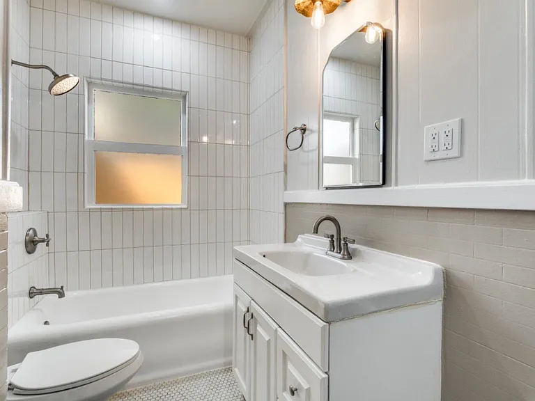 631 N Van Buren Ave — Photo 10