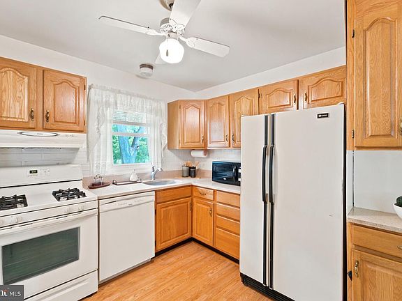 3rd image of 206 Stoddert Ave