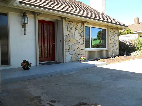 2nd image of 16682 Bernardo Oaks Dr