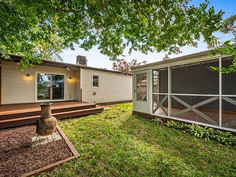 530 Highland Dr — Photo 27