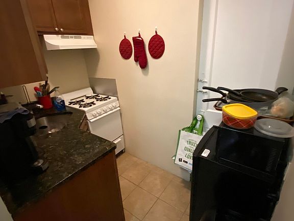 4th image of 31 Hemenway St #32