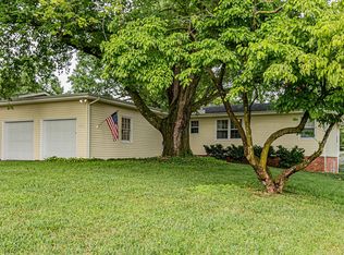 2633 S Hillsboro Ave, Springfield, MO 65804