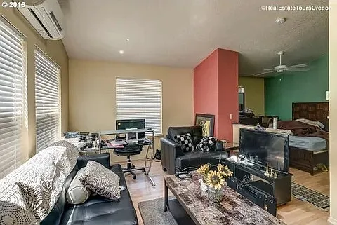 1643 NE 64th Ave #B — Photo 3
