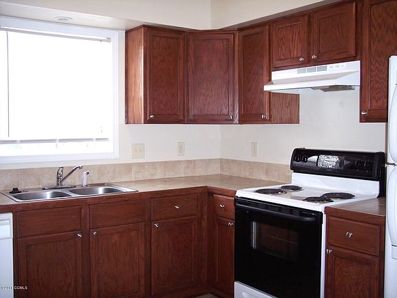 3rd image of 175 BROWN Boulevard