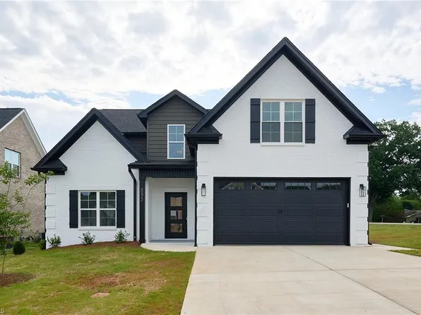 895 Shady Hill Dr, Lewisville, NC 27023