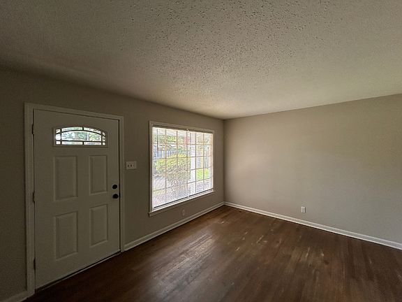 2nd image of 8564 Southaven Cir W