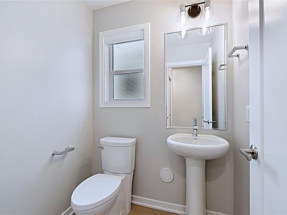 4th image of 2875 Ledgestone Cres